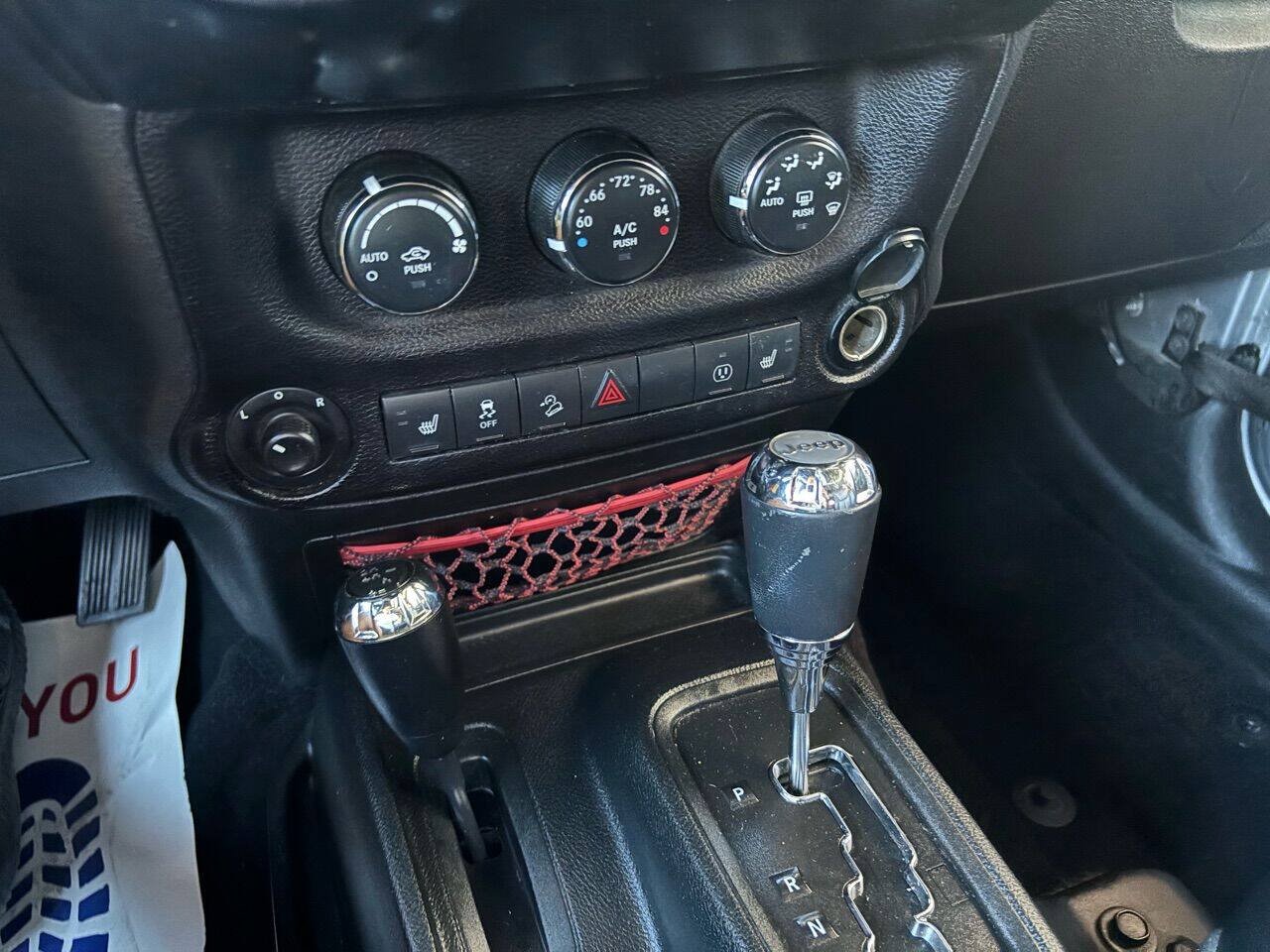 Used 2018 Jeep Wrangler Unlimited Rubicon AWD/4WD image 34