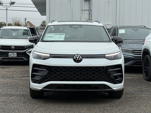 New 2026 Volkswagen Tiguan SE R-Line image 6