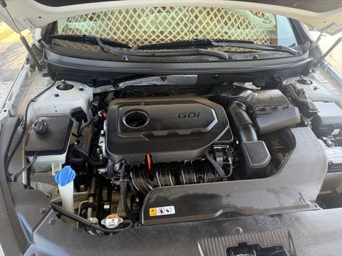 Used 2015 Hyundai Sonata SE w/ Option Group 09 FWD image 13