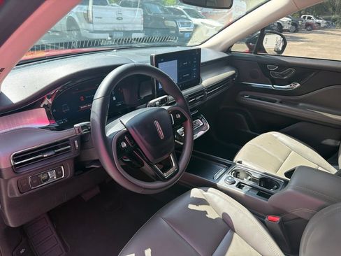 Used 2023 Lincoln Corsair FWD image 9