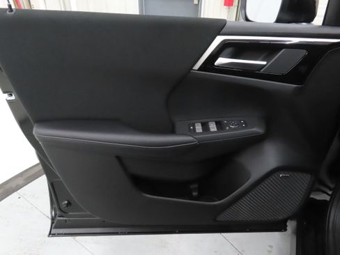 New 2026 Mitsubishi Outlander ES FWD image 10