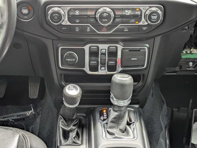 Used 2022 Jeep Wrangler Unlimited Sahara AWD/4WD image 17