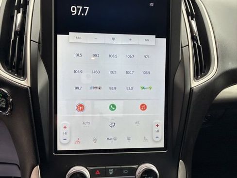 Used 2024 Ford Edge SEL image 19