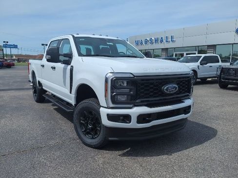 New 2026 Ford F250 4x4 Crew Cab Super Duty image 2