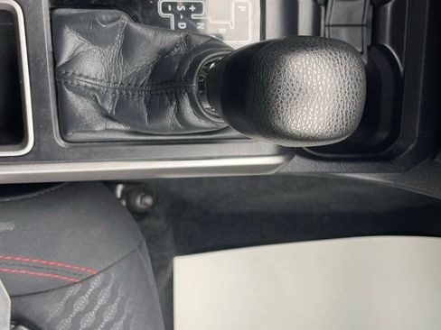 Used 2021 Toyota Tacoma SR5 AWD/4WD image 34