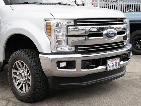 Used 2019 Ford F350 Lariat image 10