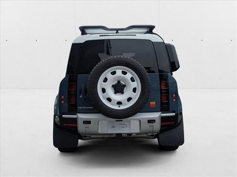 New 2025 Land Rover Defender 110 S image 8
