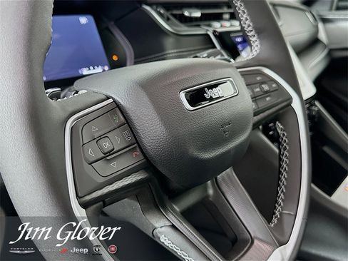 New 2025 Jeep Grand Cherokee L Altitude image 35