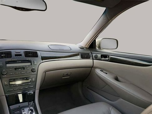 Used 2004 Lexus ES 330 image 12