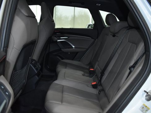 Used 2025 Audi Q5 Premium Plus w/ Premium Plus image 31