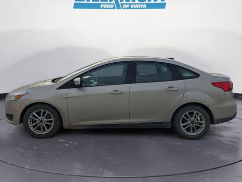 Used 2017 Ford Focus SE image 2