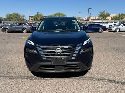 Certified 2025 Nissan Rogue SV FWD image 2