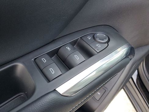 Used 2025 Chevrolet Traverse LT w/ Driver Confidence Package image 23