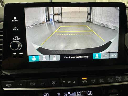Used 2025 Honda Odyssey Elite image 33