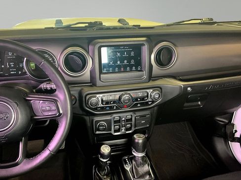 Used 2023 Jeep Wrangler Unlimited w/ Cold Weather Group AWD/4WD image 10
