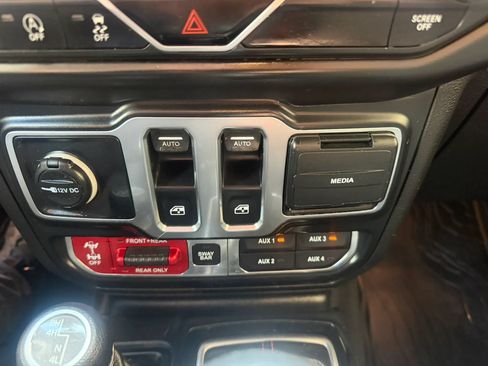 Used 2019 Jeep Wrangler Rubicon AWD/4WD image 19