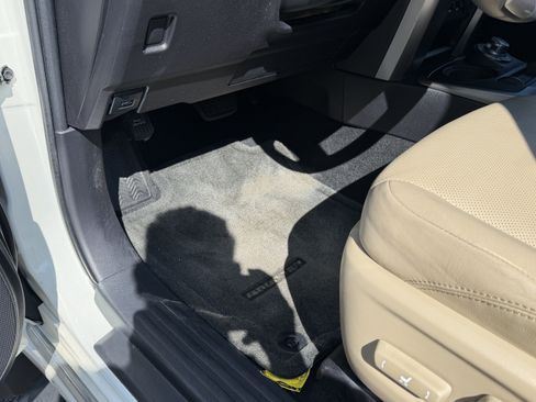 Used 2016 Toyota 4Runner Limited AWD/4WD image 17