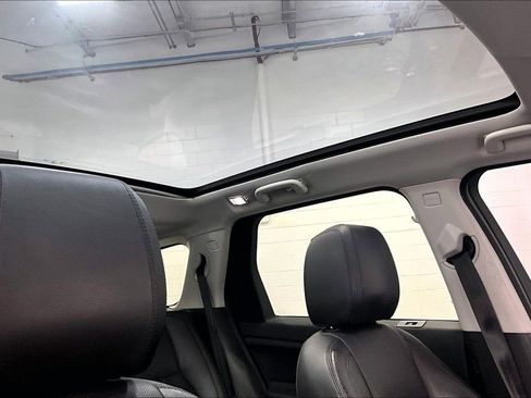 Used 2018 Land Rover Discovery Sport HSE AWD/4WD image 17
