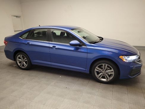 Used 2024 Volkswagen Jetta SE FWD image 11