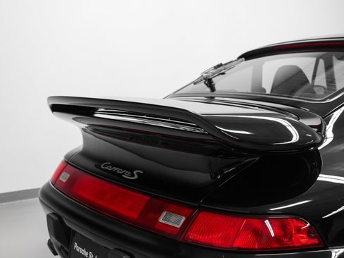 Used 1998 Porsche 911 Carrera S image 15