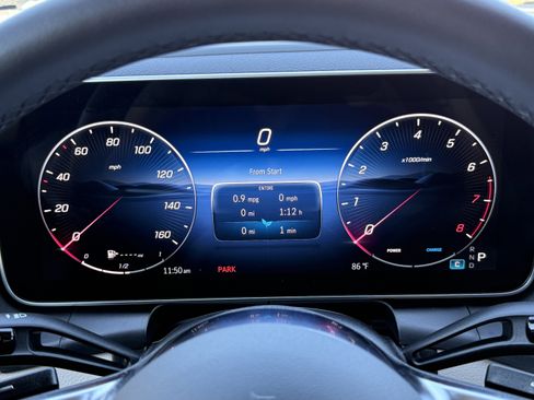 Used 2025 Mercedes-Benz GLC 300 image 23