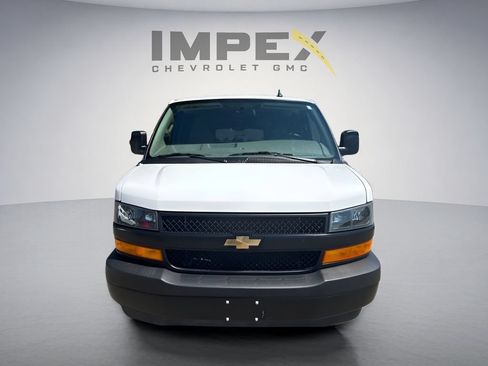 Used 2025 Chevrolet Express 3500 LS RWD image 8