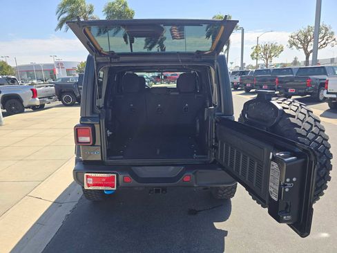 Used 2023 Jeep Wrangler Unlimited w/ Cold Weather Group AWD/4WD image 15