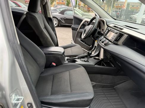 Used 2014 Toyota RAV4 LE FWD image 22