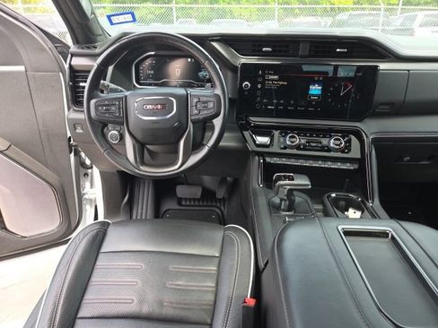 Used 2022 GMC Sierra 1500 AT4X AWD/4WD image 8