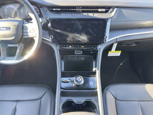 New 2026 Jeep Grand Cherokee Limited image 11