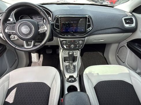 Used 2018 Jeep Compass Latitude w/ Popular Equipment Group FWD image 20