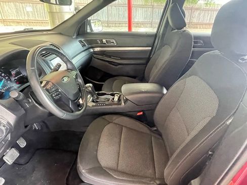 Used 2019 Ford Explorer XLT w/ Equipment Group 201A image 18