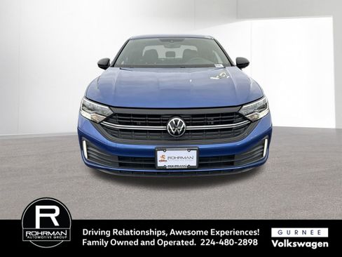 Used 2023 Volkswagen Jetta Sport image 3