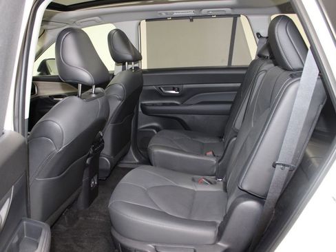 Used 2025 Toyota Grand Highlander Limited image 27