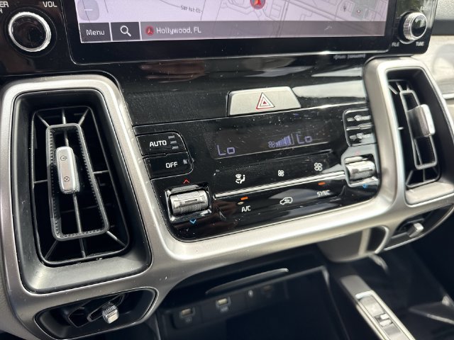 Used 2022 Kia Sorento EX w/ Panoramic Sunroof Package FWD image 19