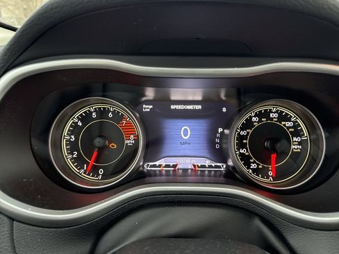 Used 2016 Jeep Cherokee Trailhawk w/ Comfort/Convenience Group image 8