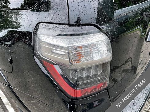 Used 2018 Toyota 4Runner SR5 Premium AWD/4WD image 26
