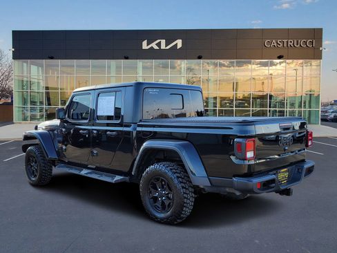 Used 2021 Jeep Gladiator Sport image 3