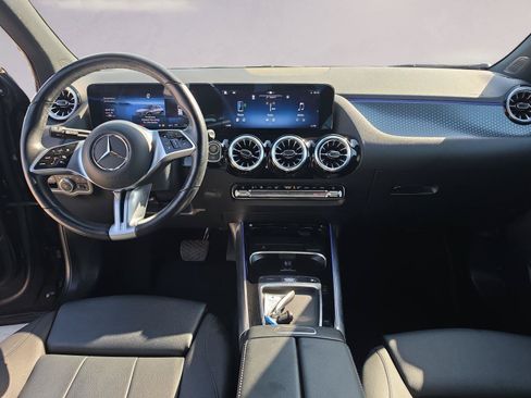 Used 2025 Mercedes-Benz GLA 250 4MATIC image 10