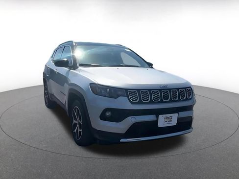 Used 2025 Jeep Compass Limited AWD/4WD image 3