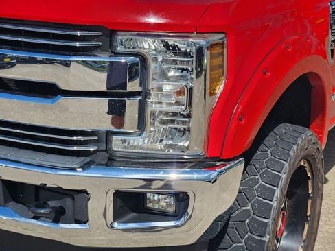 Used 2019 Ford F250 Lariat w/ Lariat Value Package AWD/4WD image 9