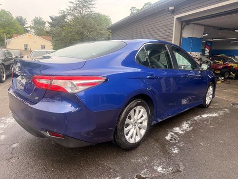 Used 2018 Toyota Camry LE FWD image 6