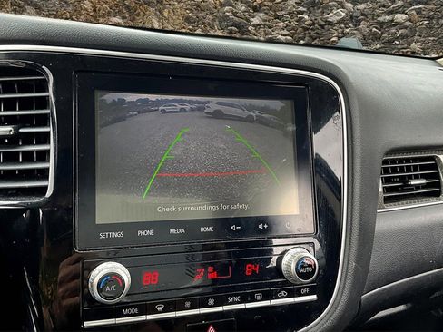 Used 2020 Mitsubishi Outlander SEL image 11