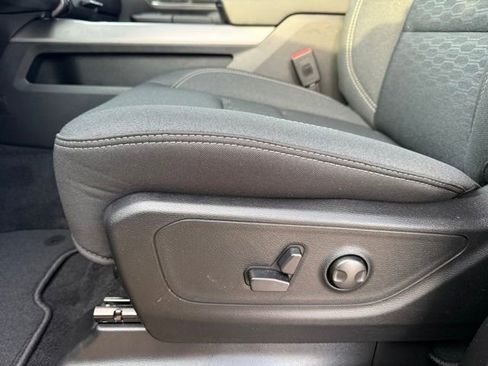 New 2026 RAM 1500 4x4 Crew Cab image 14