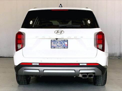 Used 2025 Hyundai Palisade SEL FWD image 3