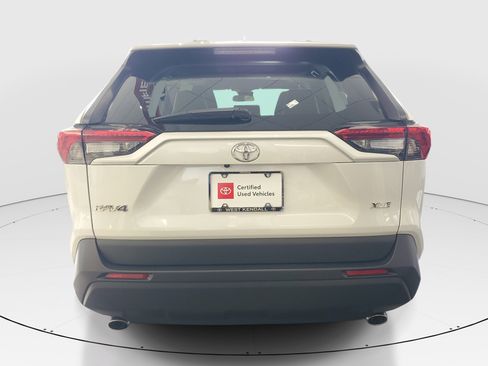 Used 2024 Toyota RAV4 XLE Premium FWD image 5