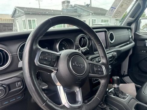 Used 2023 Jeep Wrangler Unlimited Sahara w/ Cold Weather Group AWD/4WD image 10