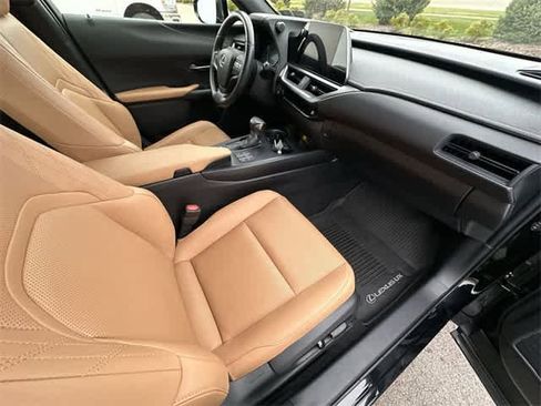 Used 2023 Lexus UX 250h AWD w/ Premium Package image 21