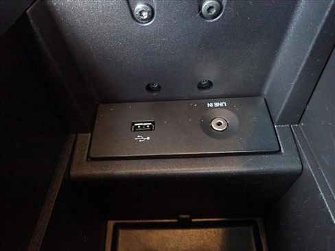 Used 2013 Ford Focus SE image 16