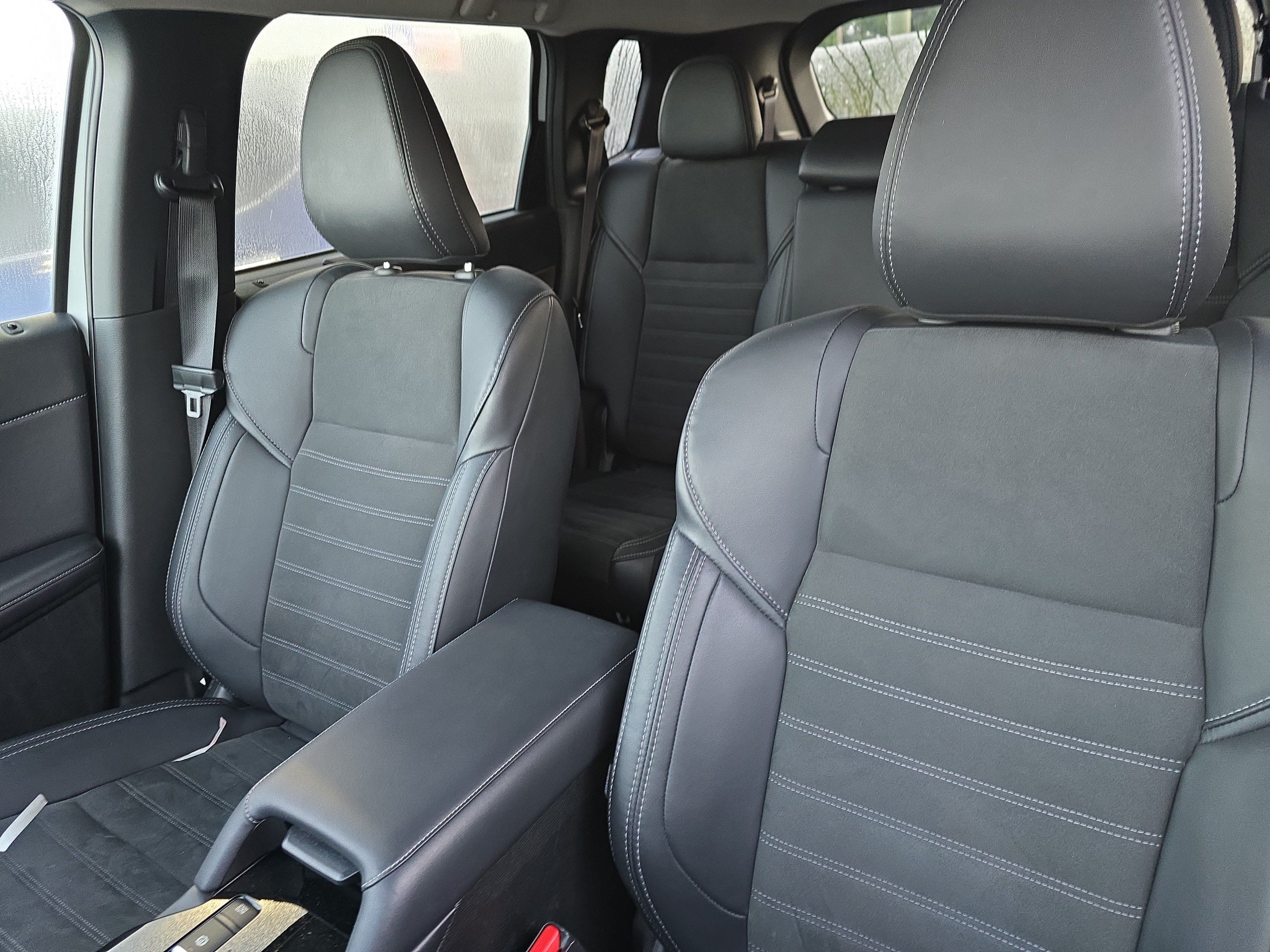 Used 2025 Mitsubishi Outlander SE AWD/4WD image 13